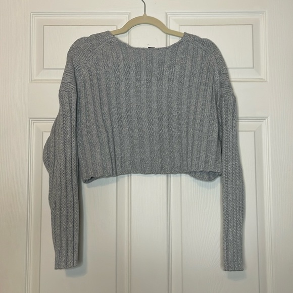 Gray Women's Size S Cropped Pullover - Picture 4 of 5